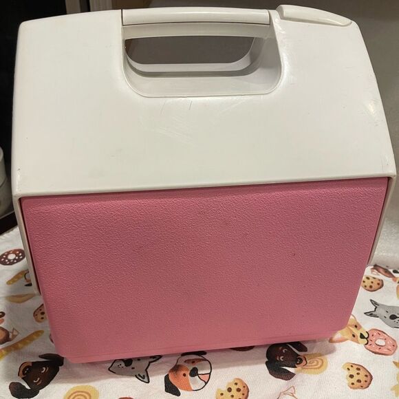 Igloo Playmate Pink Lunch Cooler 7 Quart - Picture 6 of 15